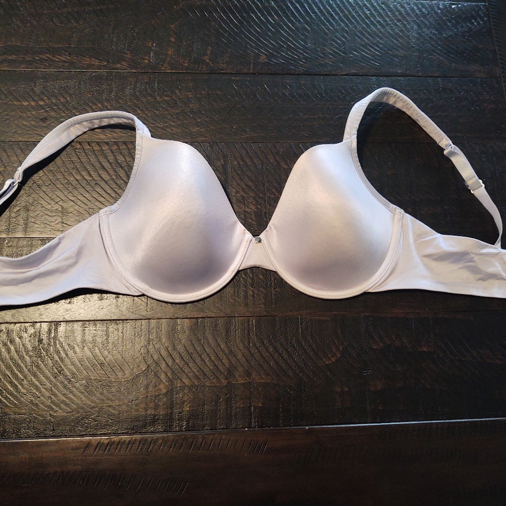 36D Bra very comfortable lilac color